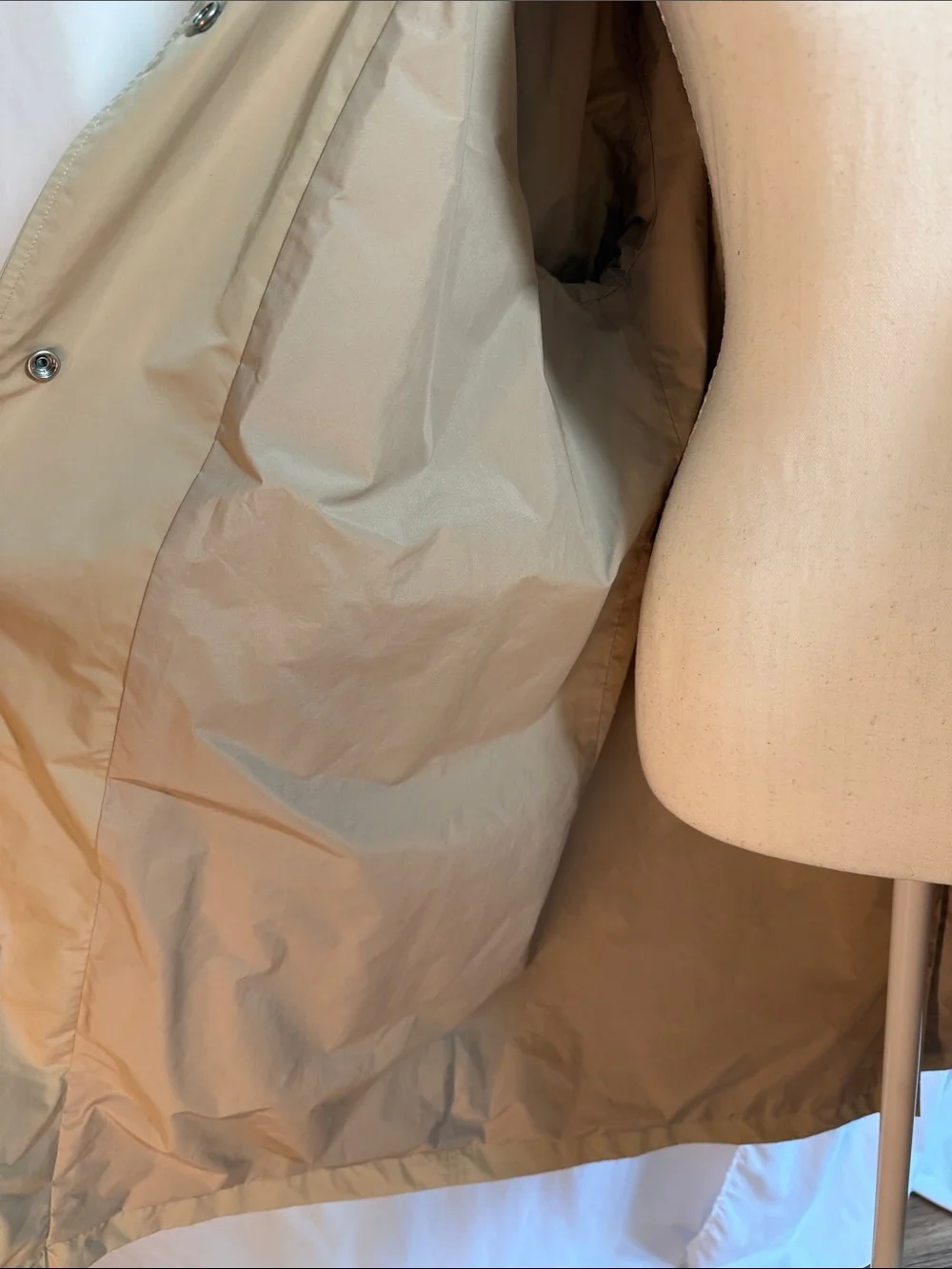 Burberry Beige Long Raincoat with Snap & Zip Front - Picture 11 of 16